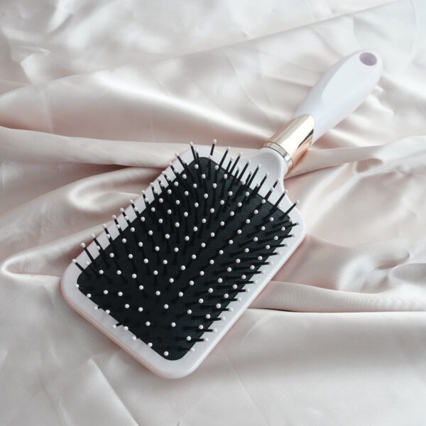 paddle hair brush