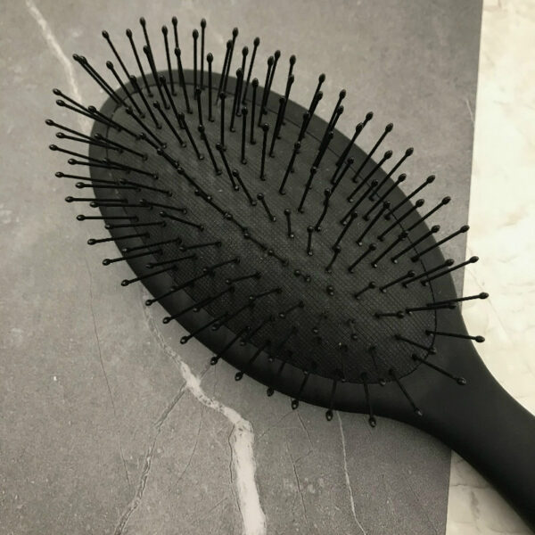 paddle hair brush