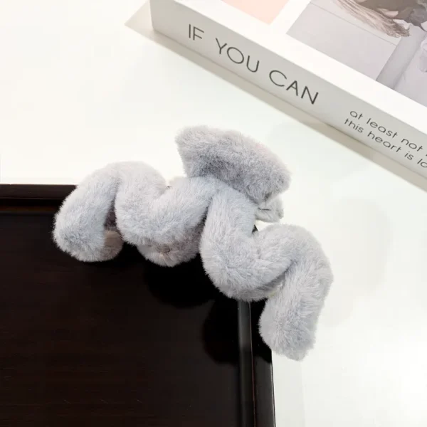 Fuzzy Wave Fabric Hair Claw - Image 3