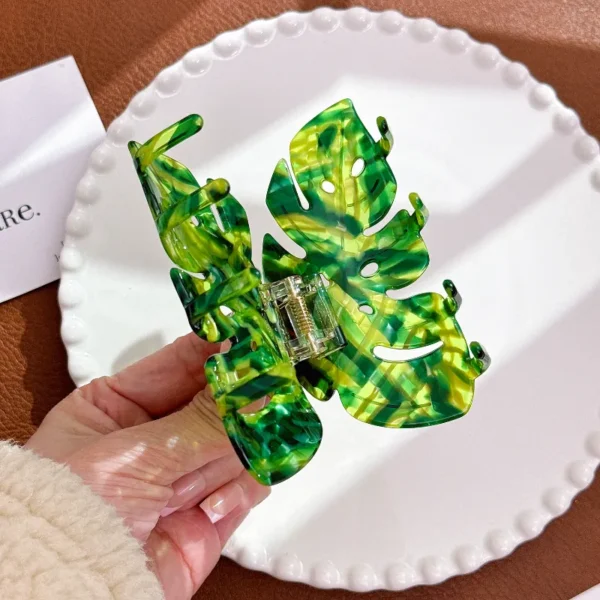 Leaf-Shaped Acetate Hair Claw - Image 4